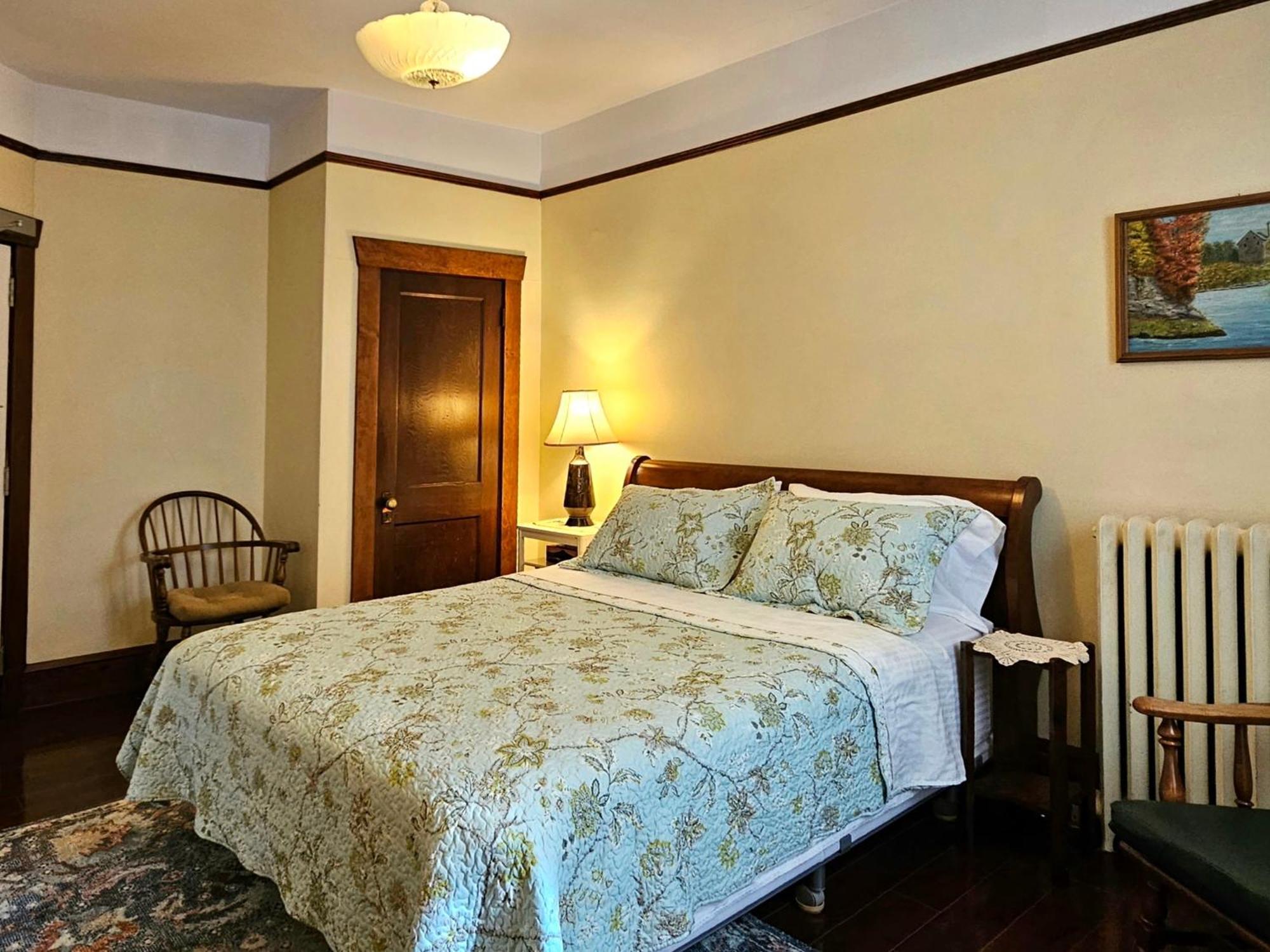 Royal Bed & Breakfast 3*